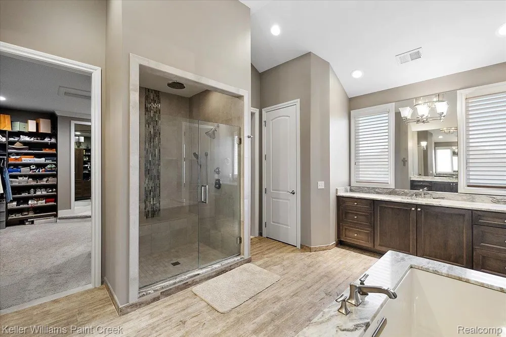 4838 Pinecrest Court Rochester City, MI 48306