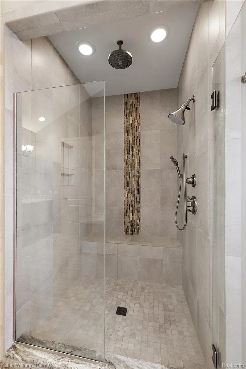 4838 Pinecrest Court Rochester City, MI 48306