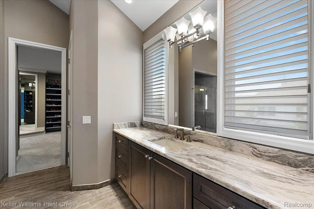 4838 Pinecrest Court Rochester City, MI 48306