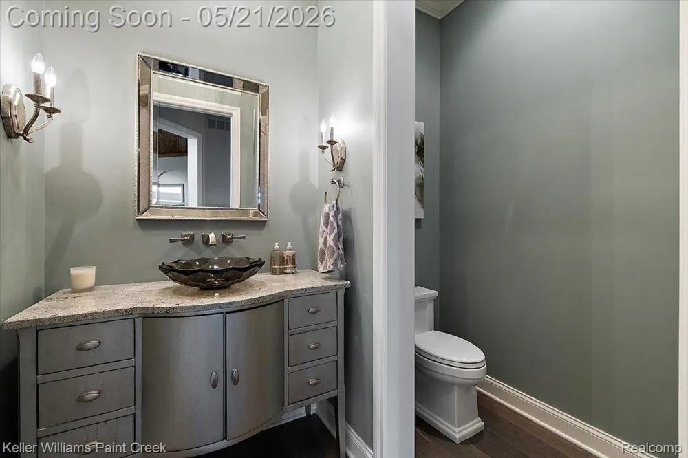 4838 Pinecrest Court Rochester City, MI 48306