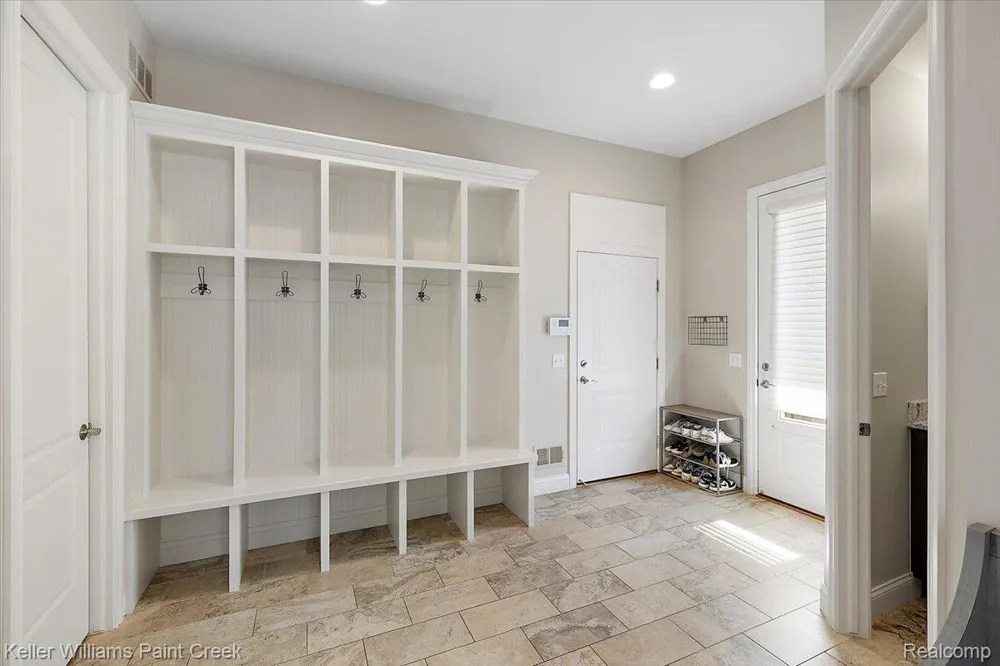 4838 Pinecrest Court Rochester City, MI 48306