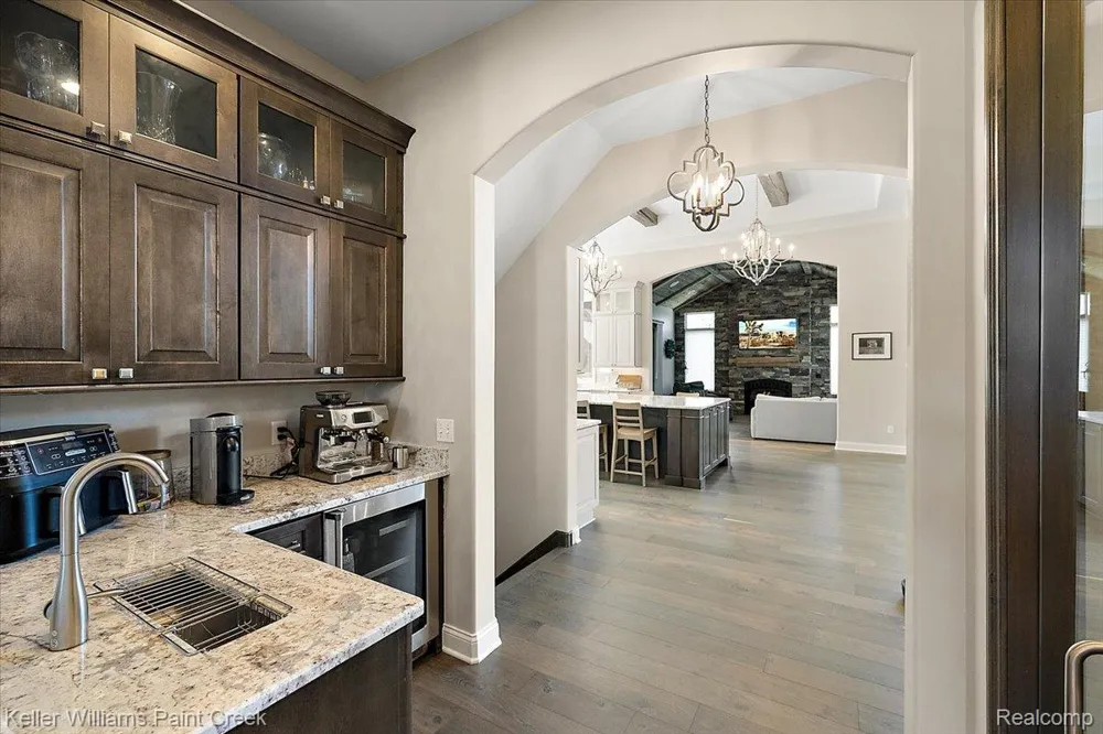 4838 Pinecrest Court Rochester City, MI 48306