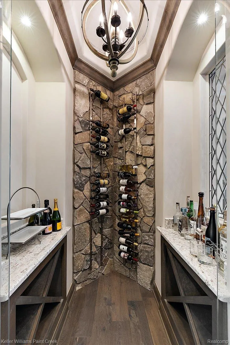 4838 Pinecrest Court Rochester City, MI 48306