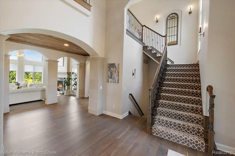 4838 Pinecrest Court Rochester City, MI 48306
