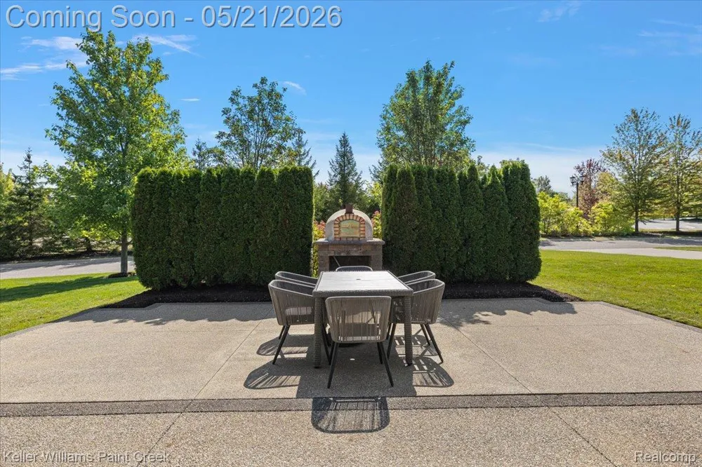 4838 Pinecrest Court Rochester City, MI 48306