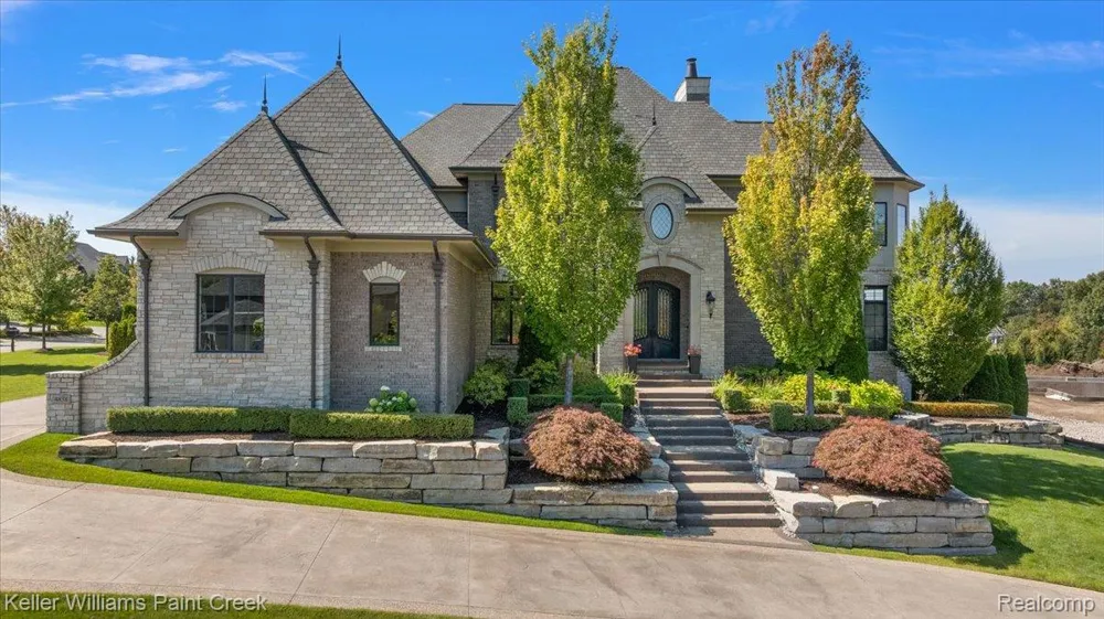 4838 Pinecrest Court Rochester City, MI 48306