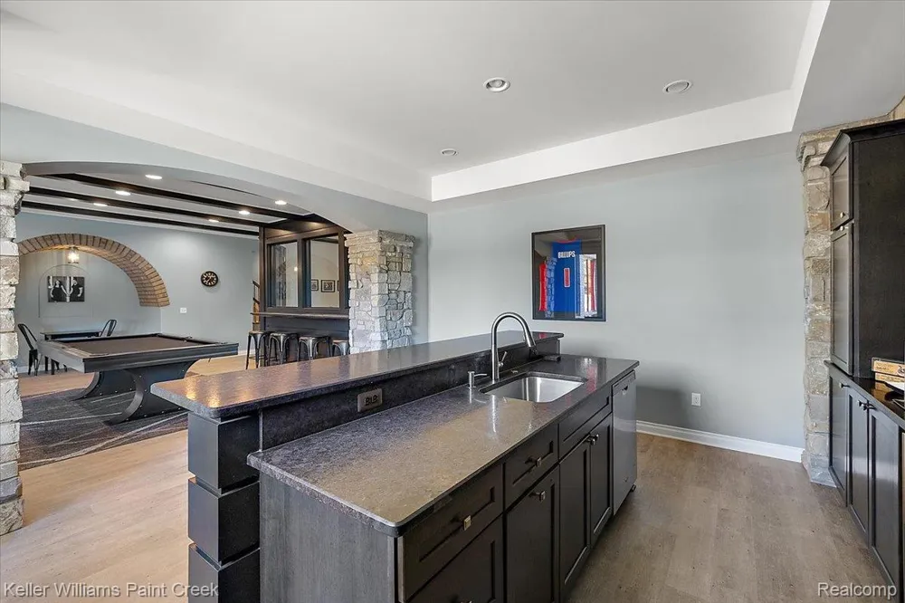 4838 Pinecrest Court Rochester City, MI 48306