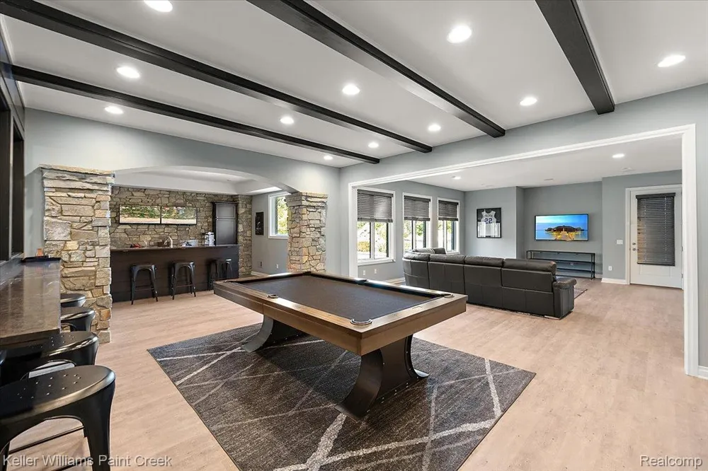 4838 Pinecrest Court Rochester City, MI 48306