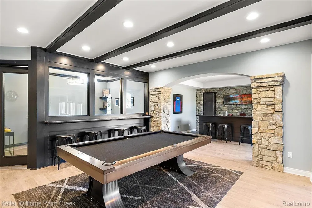 4838 Pinecrest Court Rochester City, MI 48306