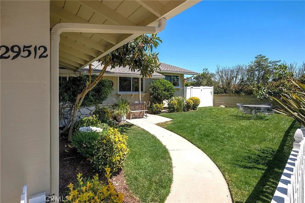 29512 Whitley Collins Rancho Palos Verdes, CA 90275
