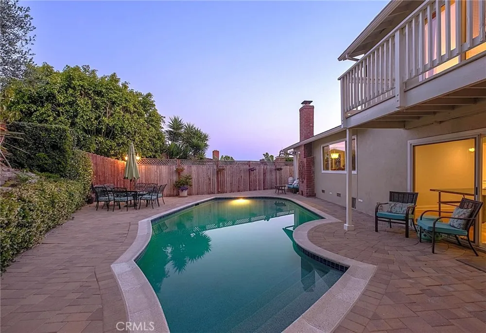29512 Whitley Collins Rancho Palos Verdes, CA 90275