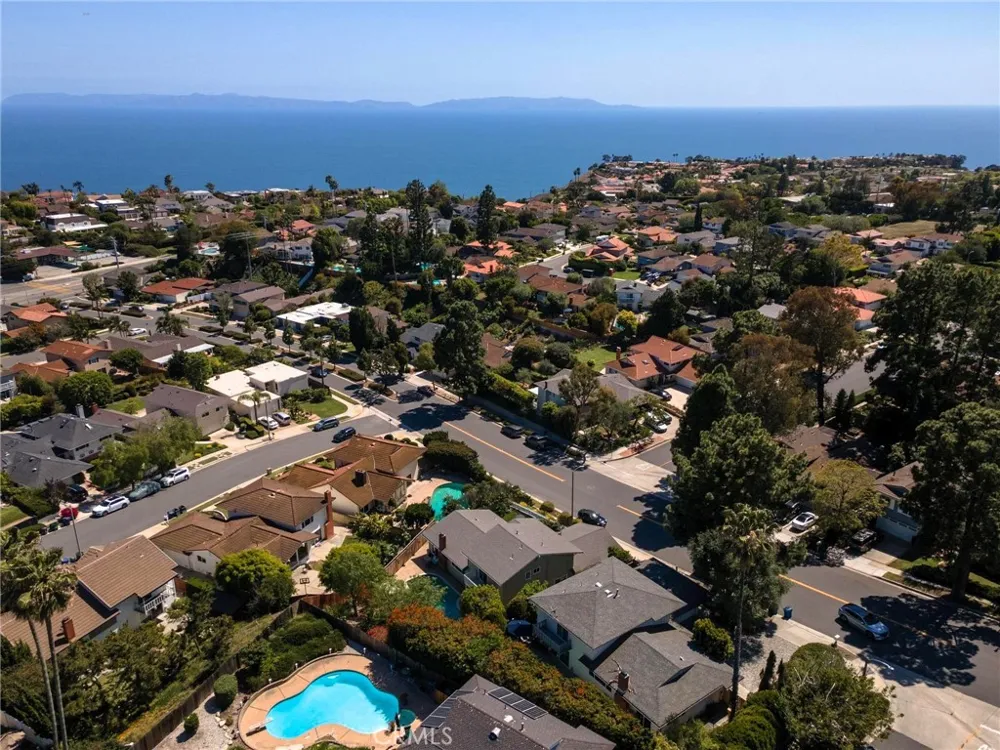 29512 Whitley Collins Rancho Palos Verdes, CA 90275