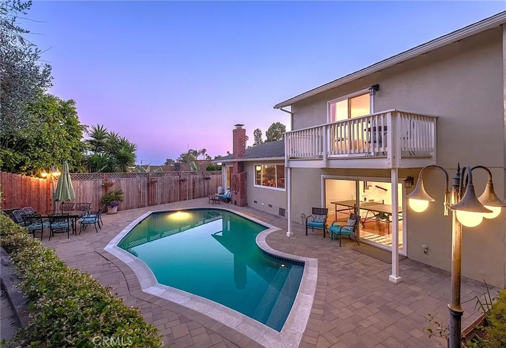 29512 Whitley Collins Rancho Palos Verdes, CA 90275