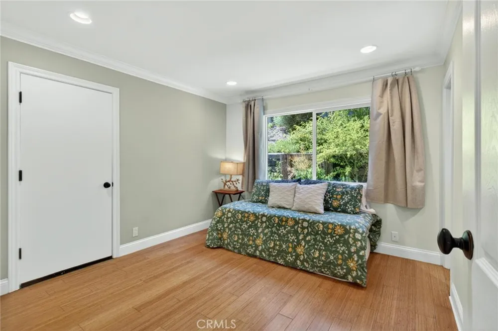 29512 Whitley Collins Rancho Palos Verdes, CA 90275