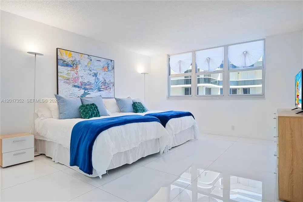 9511 Collins Ave #901 Surfside, FL 33154