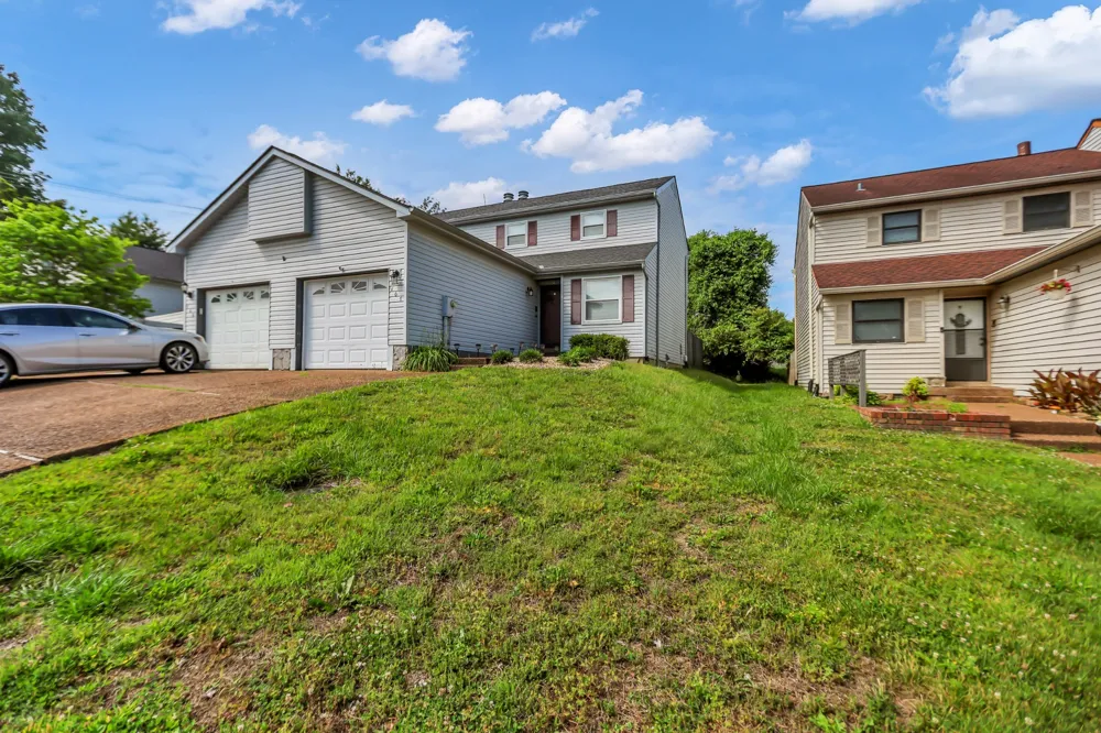 107 Maple Way Hendersonville, TN 37075