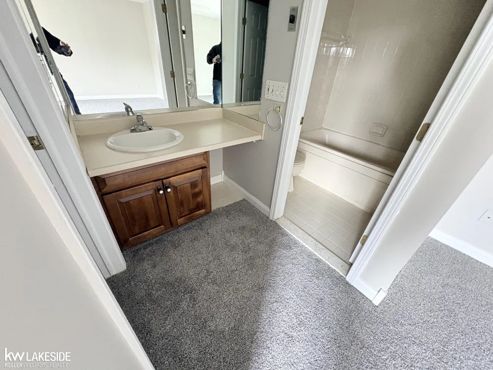 616 byron ct Road Rochester City, MI 48307