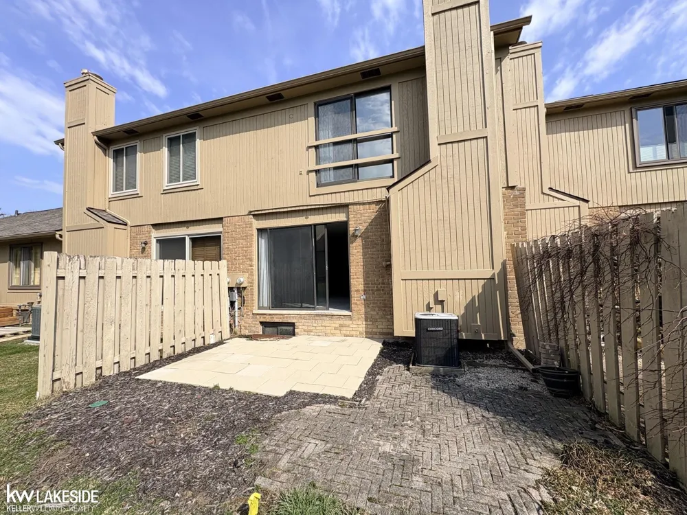 616 byron ct Road Rochester City, MI 48307