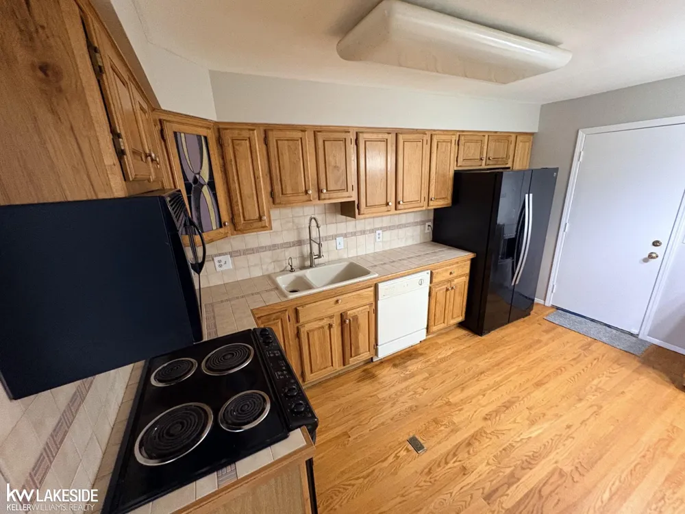 616 byron ct Road Rochester City, MI 48307