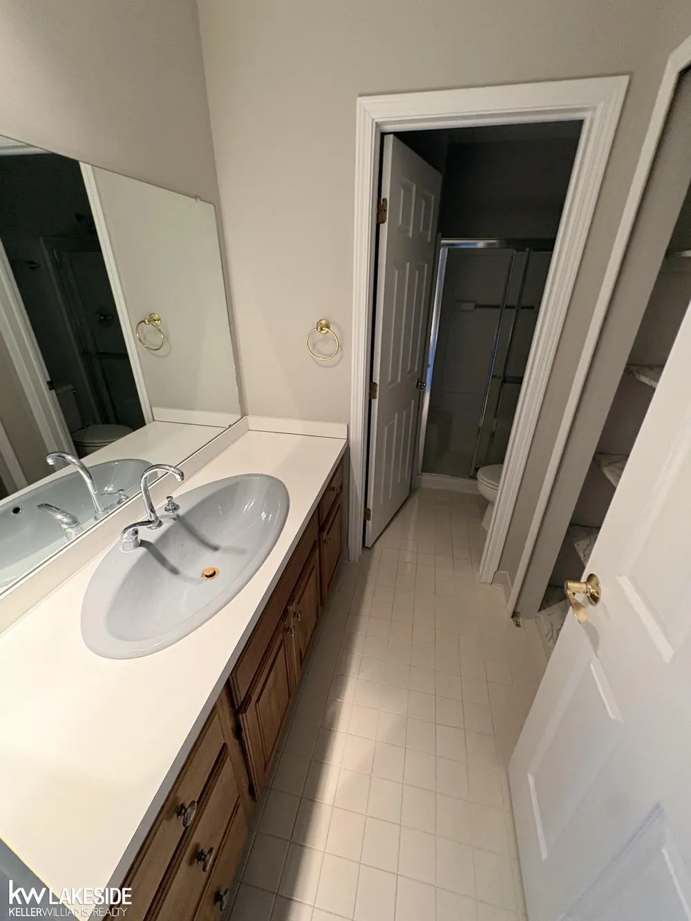 616 byron ct Road Rochester City, MI 48307