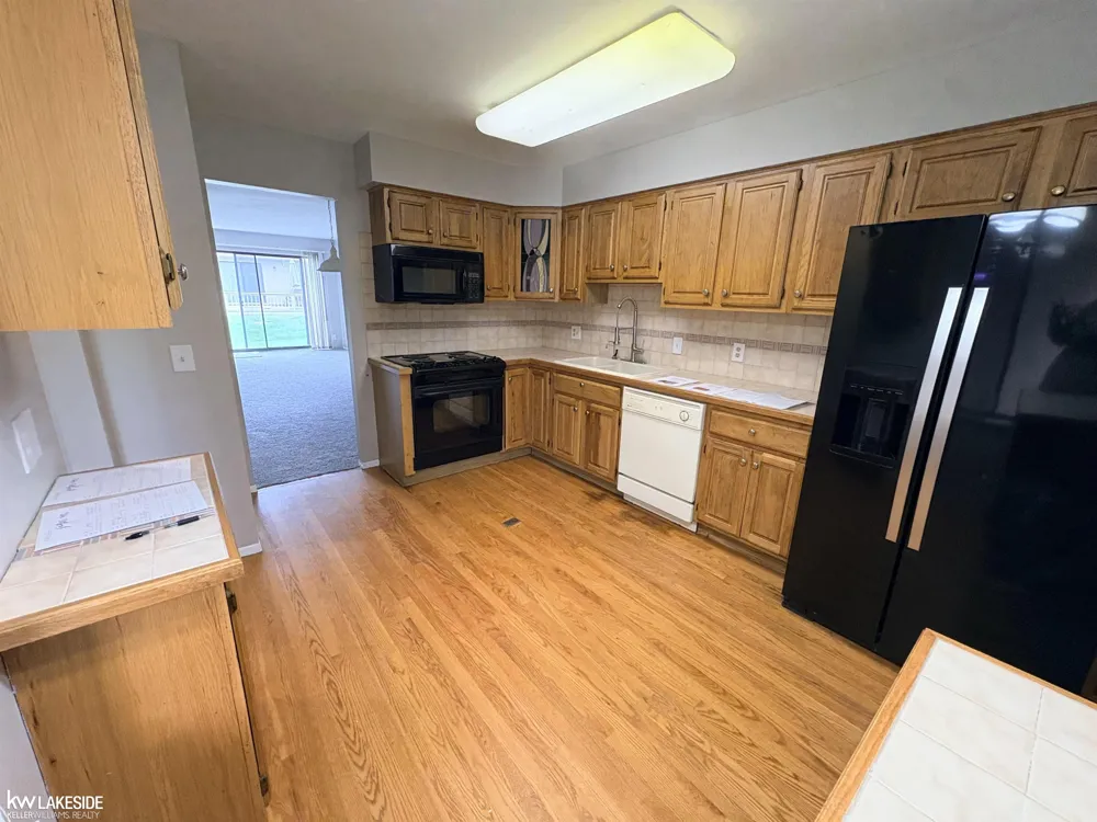 616 byron ct Road Rochester City, MI 48307