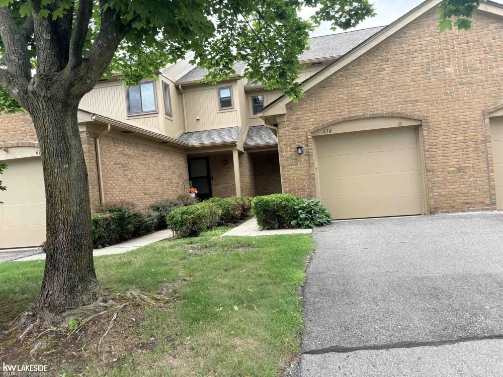 616 byron ct Road Rochester City, MI 48307