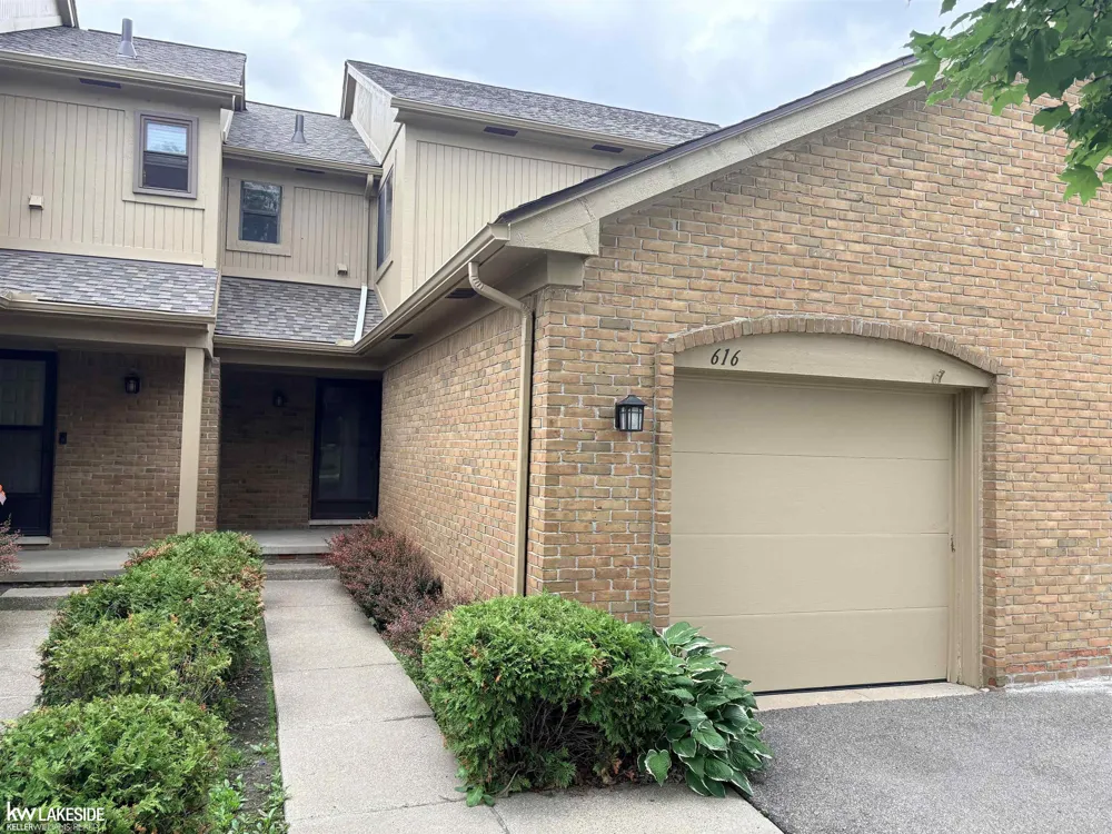 616 byron ct Road Rochester City, MI 48307