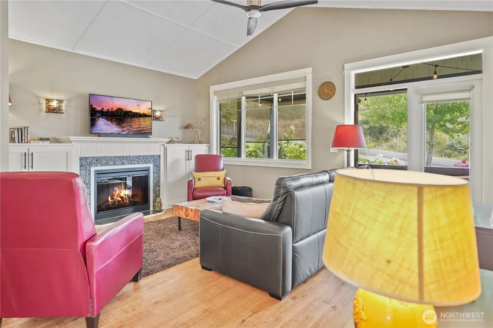 102 Firerock Lane Oroville, WA 98844