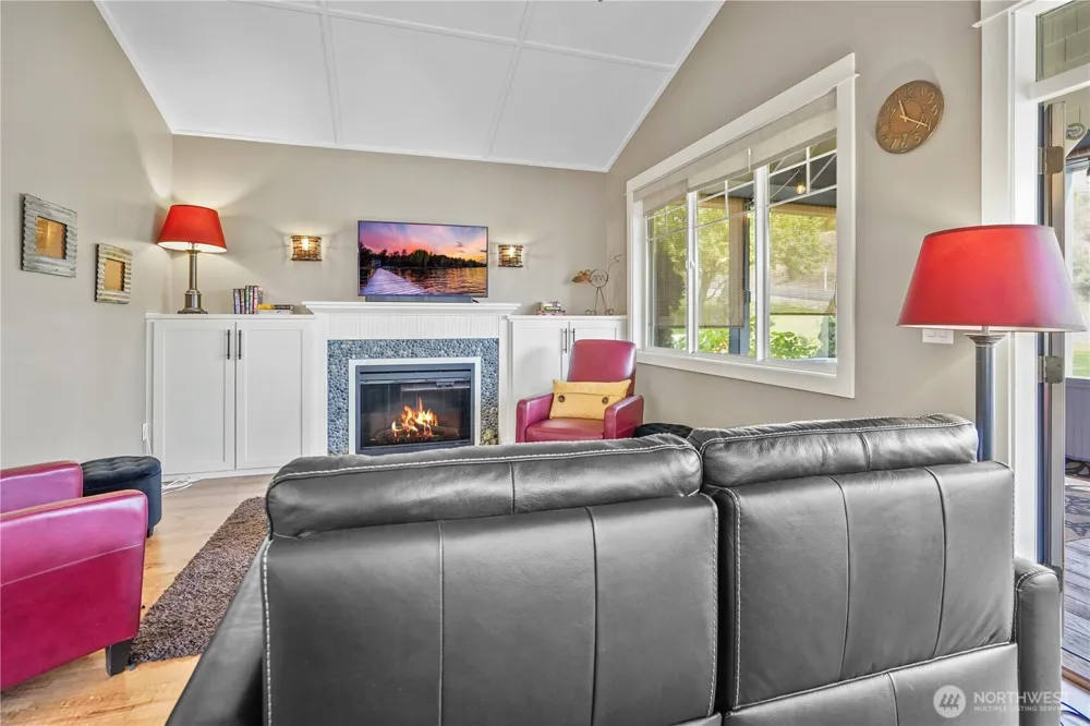 102 Firerock Lane Oroville, WA 98844