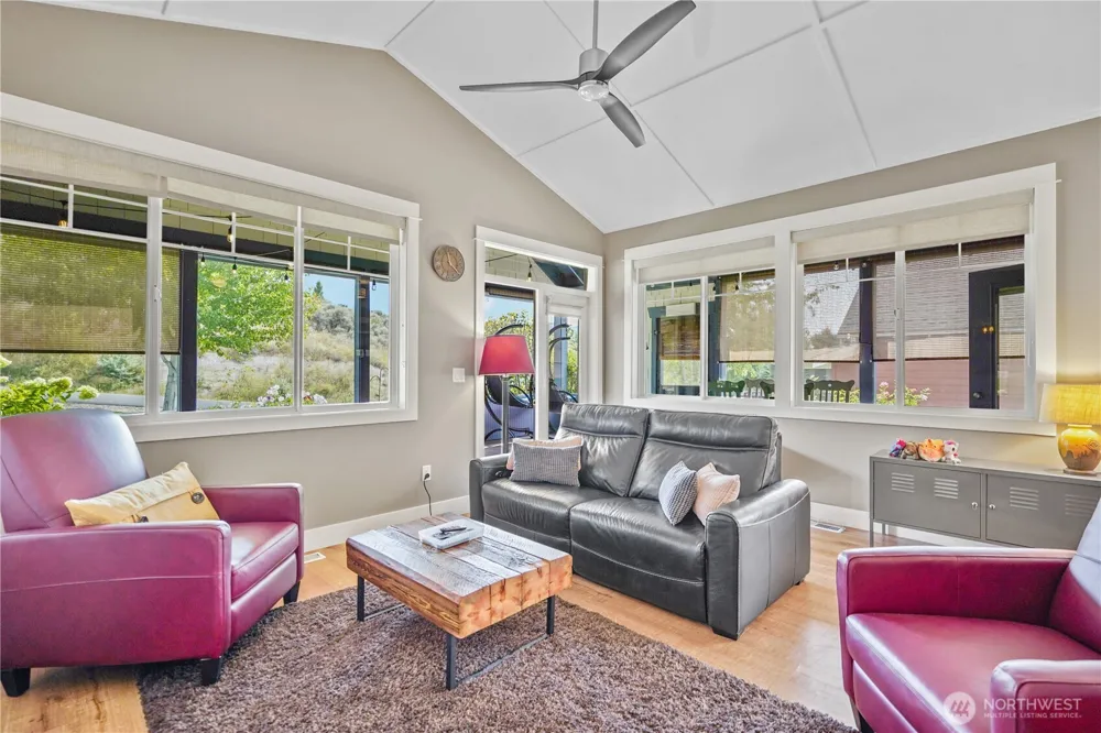 102 Firerock Lane Oroville, WA 98844