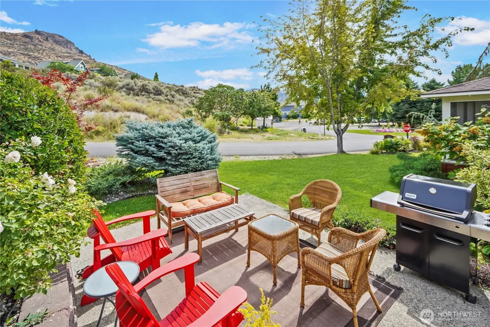 102 Firerock Lane Oroville, WA 98844