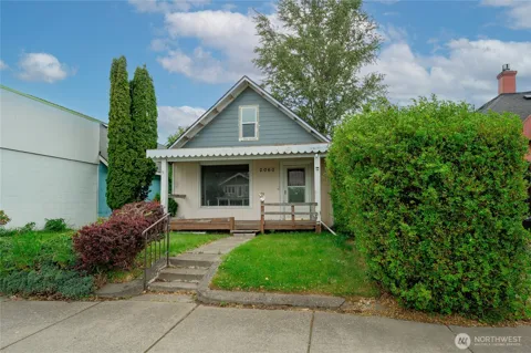 2058 2060 Main Street