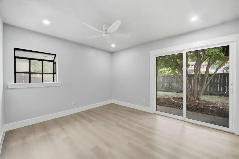 8034 Greenhollow Dallas, TX 75240
