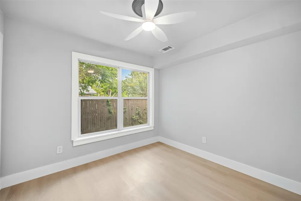 8034 Greenhollow Dallas, TX 75240