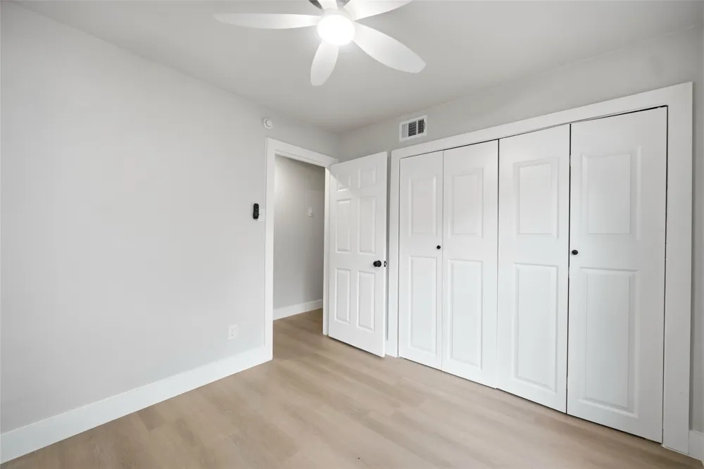 8034 Greenhollow Dallas, TX 75240