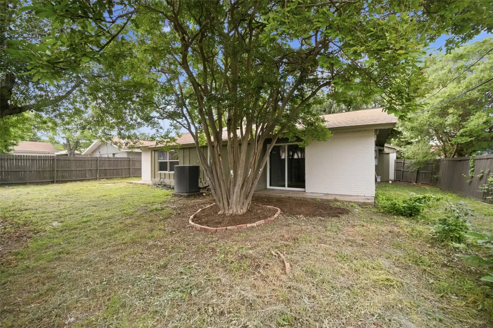 8034 Greenhollow Dallas, TX 75240