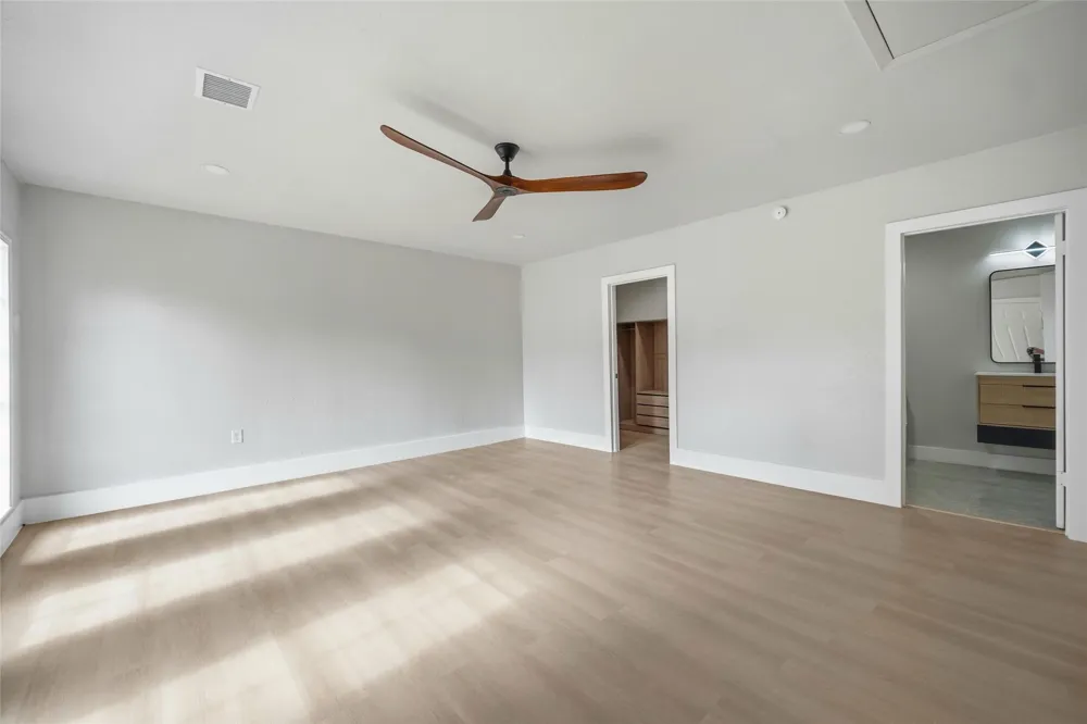 8034 Greenhollow Dallas, TX 75240