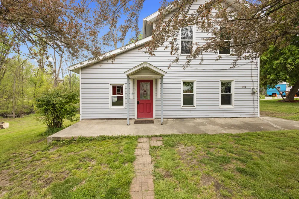 219 Water Street Jonesville, MI 49250