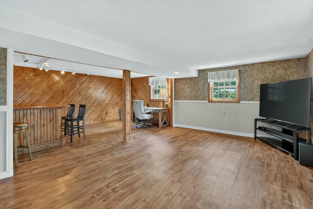 1132 Clubhouse Drive Broomfield Township, MI 48893