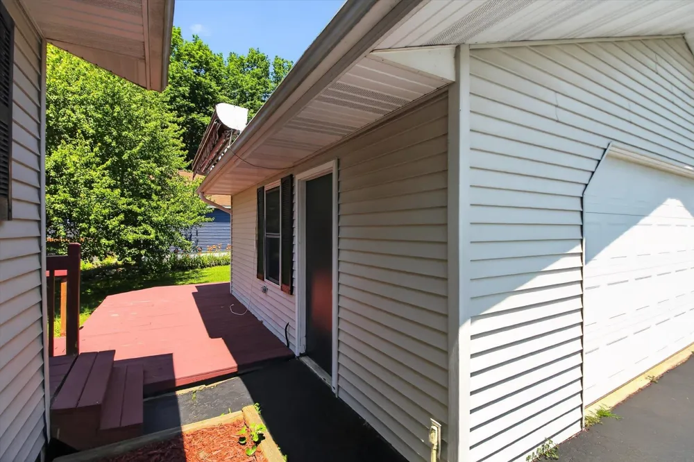 1132 Clubhouse Drive Broomfield Township, MI 48893