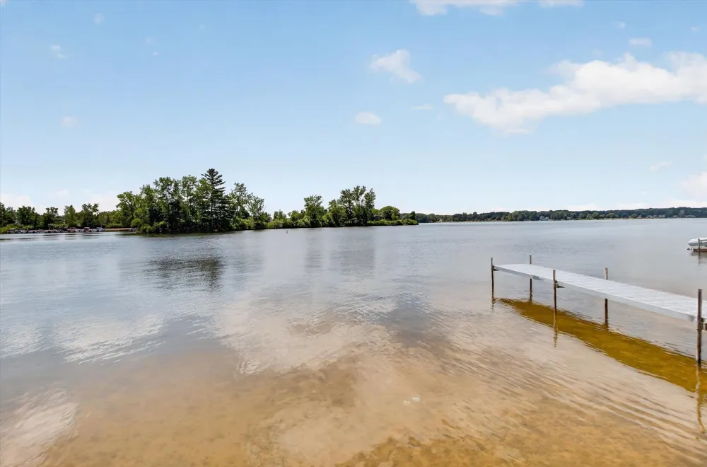 1132 Clubhouse Drive Broomfield Township, MI 48893