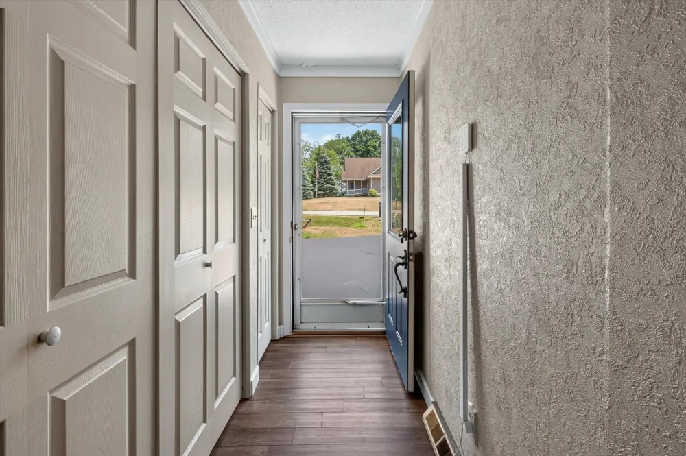 1132 Clubhouse Drive Broomfield Township, MI 48893