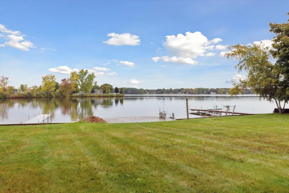 1132 Clubhouse Drive Broomfield Township, MI 48893