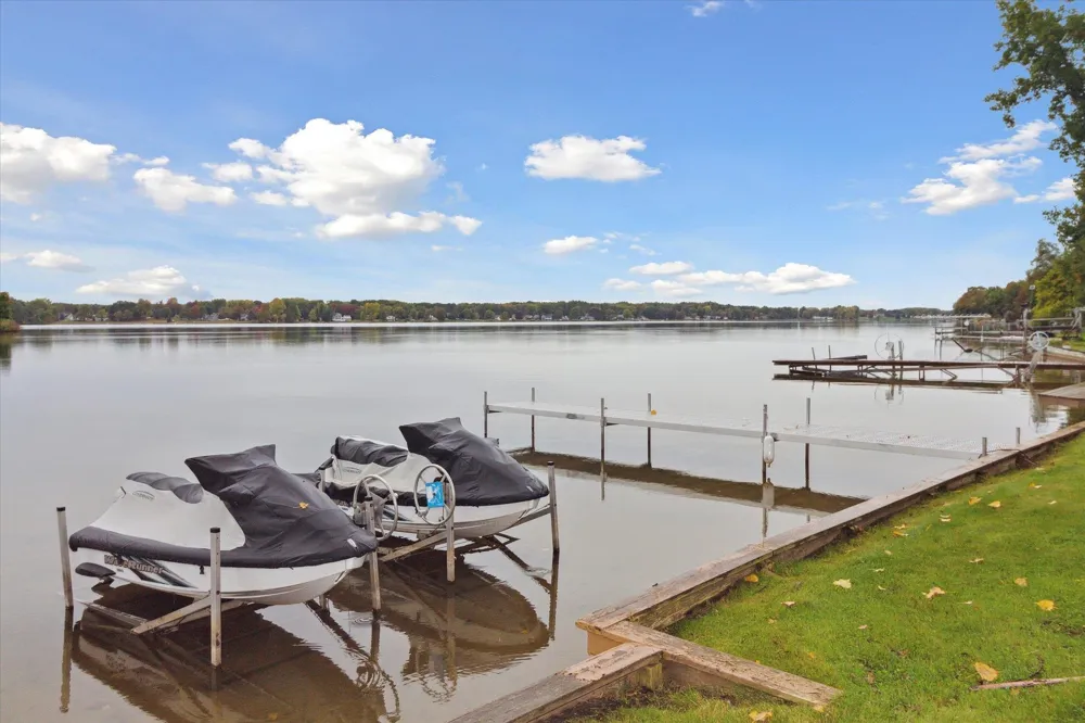 1132 Clubhouse Drive Broomfield Township, MI 48893