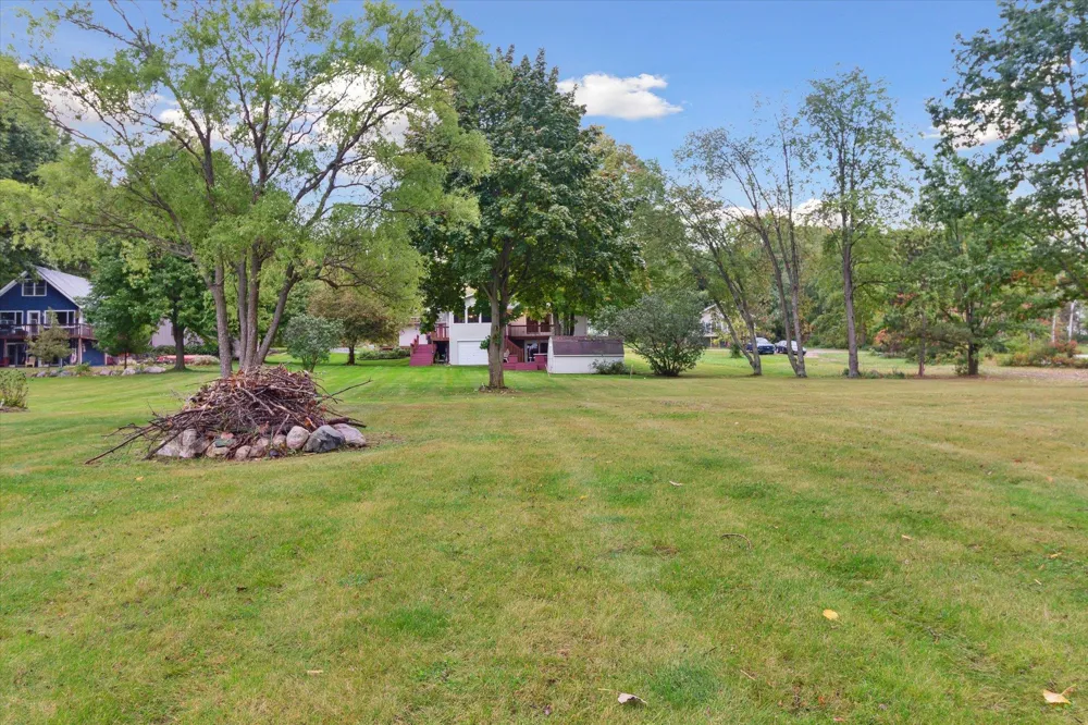 1132 Clubhouse Drive Broomfield Township, MI 48893