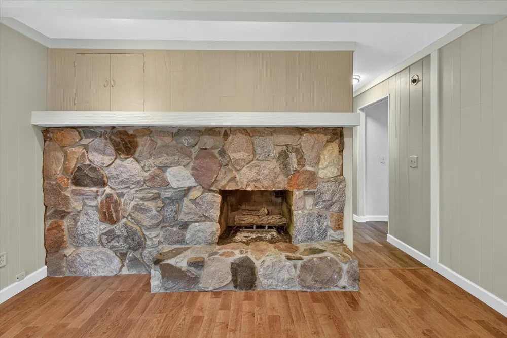 1132 Clubhouse Drive Broomfield Township, MI 48893