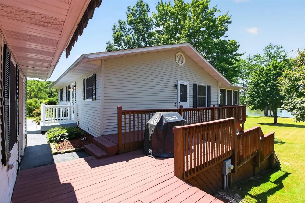 1132 Clubhouse Drive Broomfield Township, MI 48893