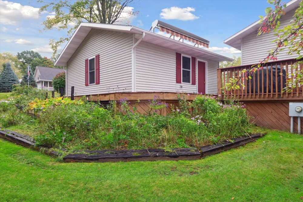 1132 Clubhouse Drive Broomfield Township, MI 48893