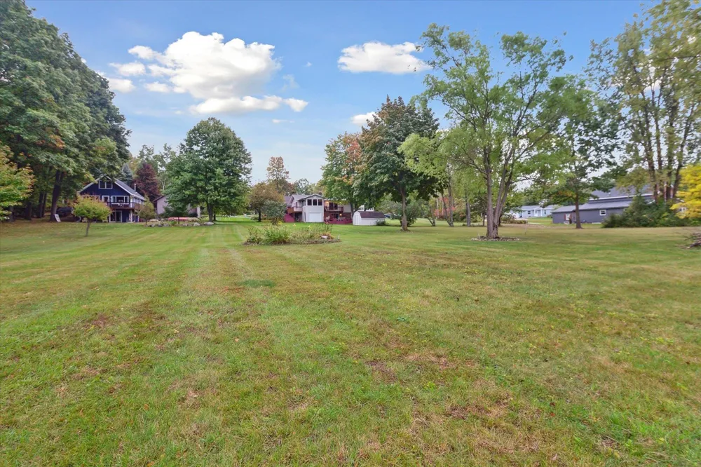 1132 Clubhouse Drive Broomfield Township, MI 48893