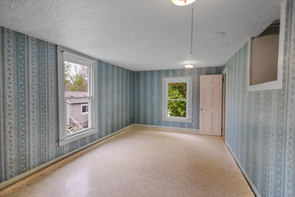 219 Water Street Jonesville City, MI 49250
